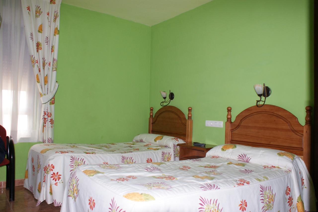 Hostal Carazo Torquemada Esterno foto