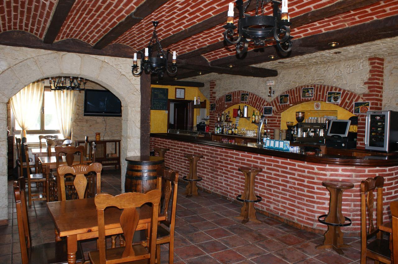 Hostal Carazo Torquemada Esterno foto