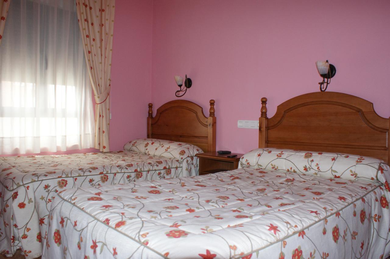 Hostal Carazo Torquemada Esterno foto
