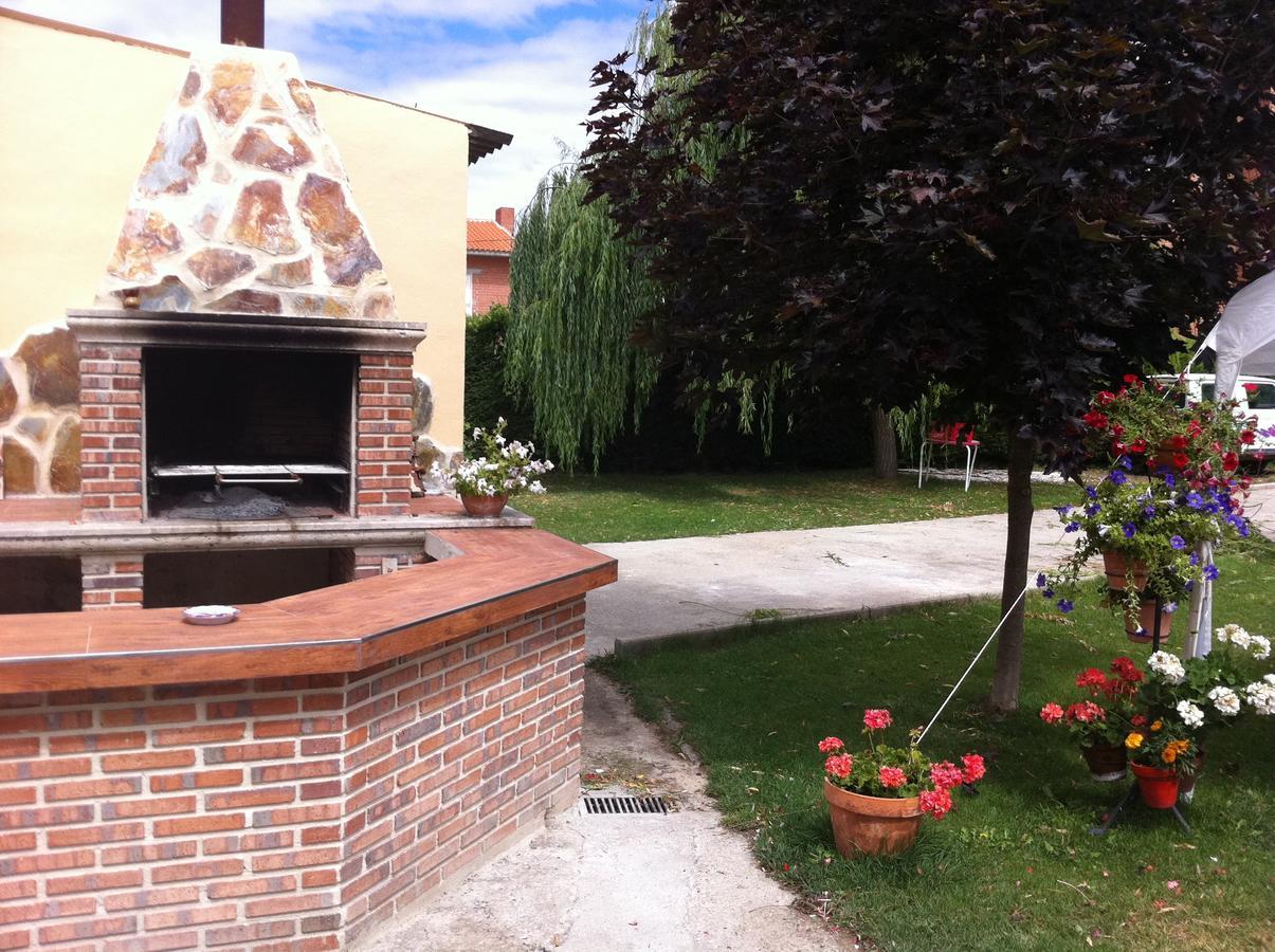 Hostal Carazo Torquemada Esterno foto