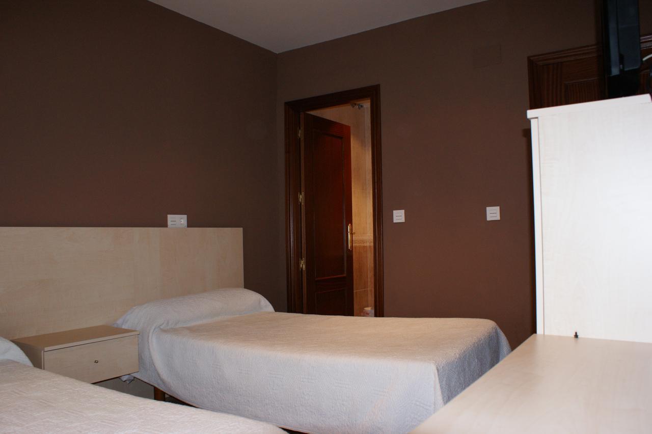 Hostal Carazo Torquemada Esterno foto
